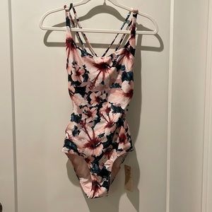 NWT Albion Fit Eden One piece swimsuit Size S
